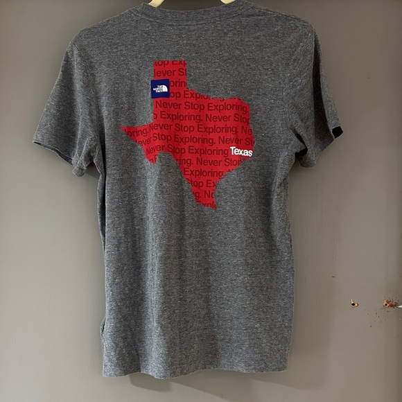 The North Face Texas Graphic T-Shirt – Gray “Never Stop Exploring” Tee - Picture 2 of 6